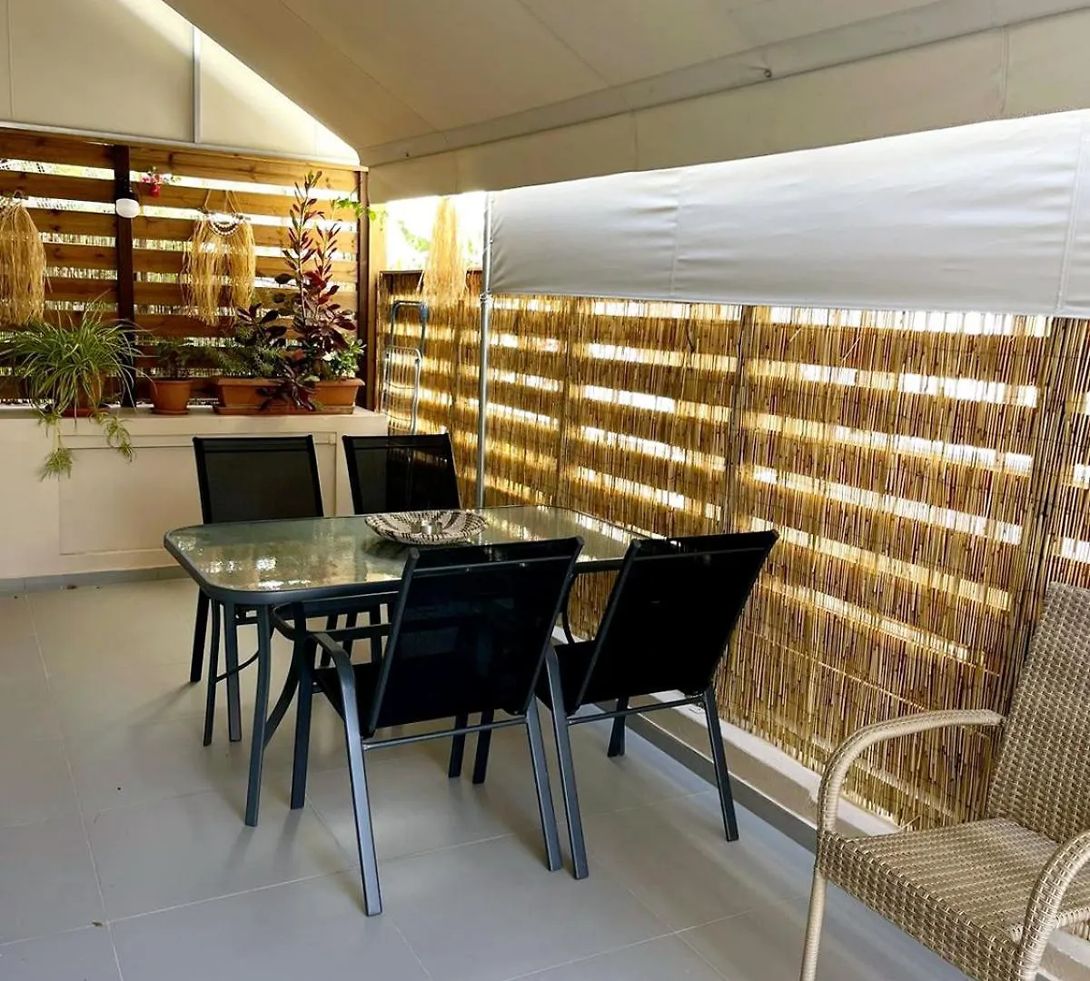 Olenas Modern Suite Nea Alikarnassos 0*,  Greece